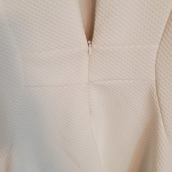 Cream dress - Picture 4 of 8